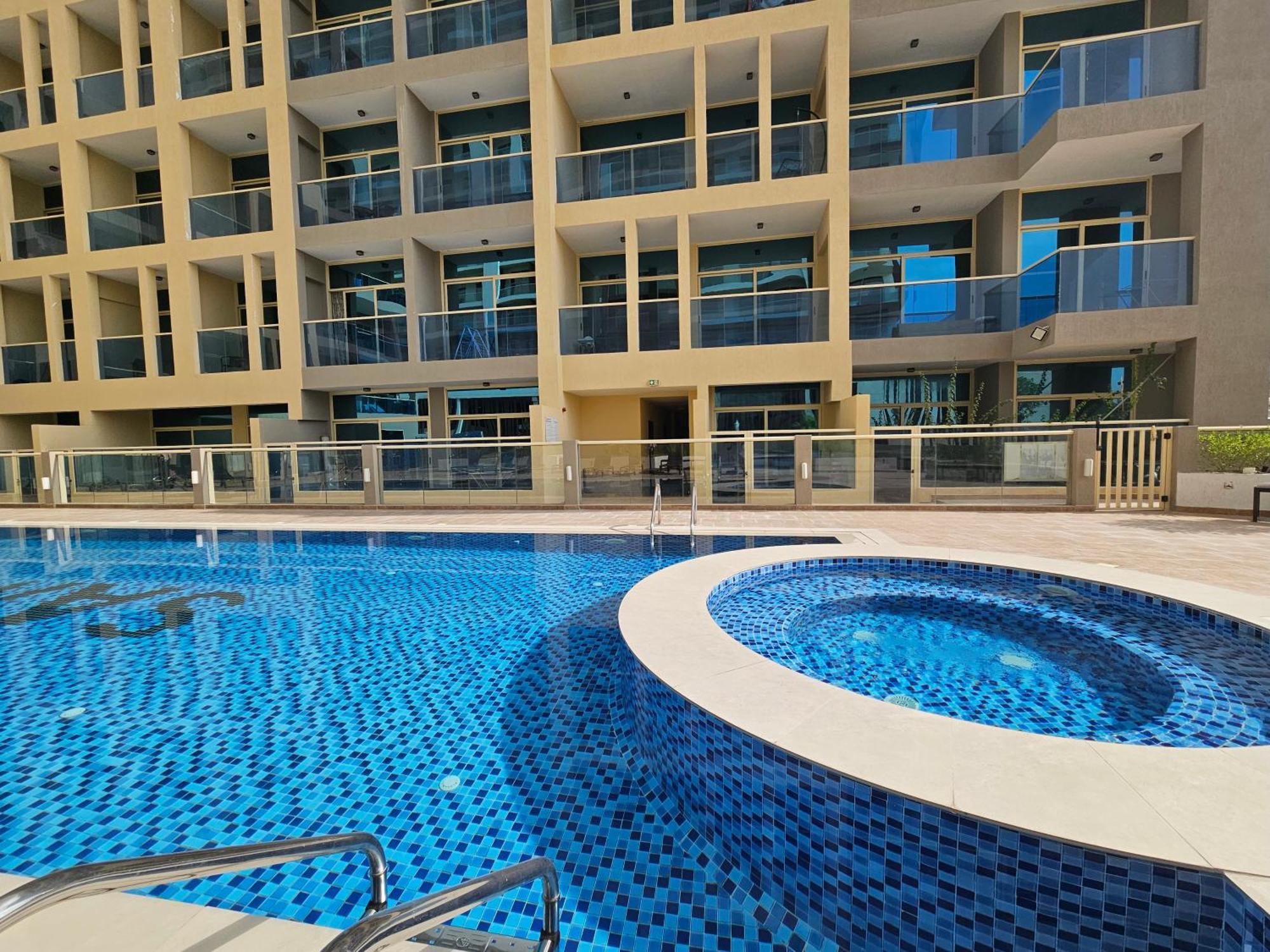 Vacay Lettings Near Miracle Garden With Balcony & Pool View Apartment Dubai Exterior photo