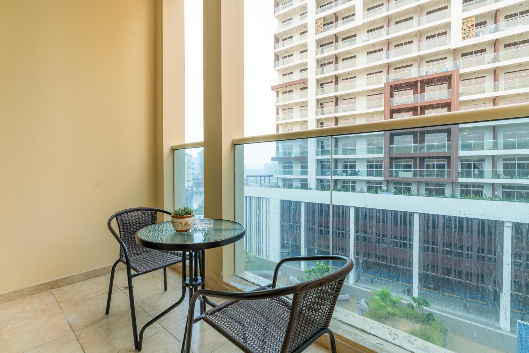 Vacay Lettings Near Miracle Garden With Balcony & Pool View Apartment Dubai Exterior photo