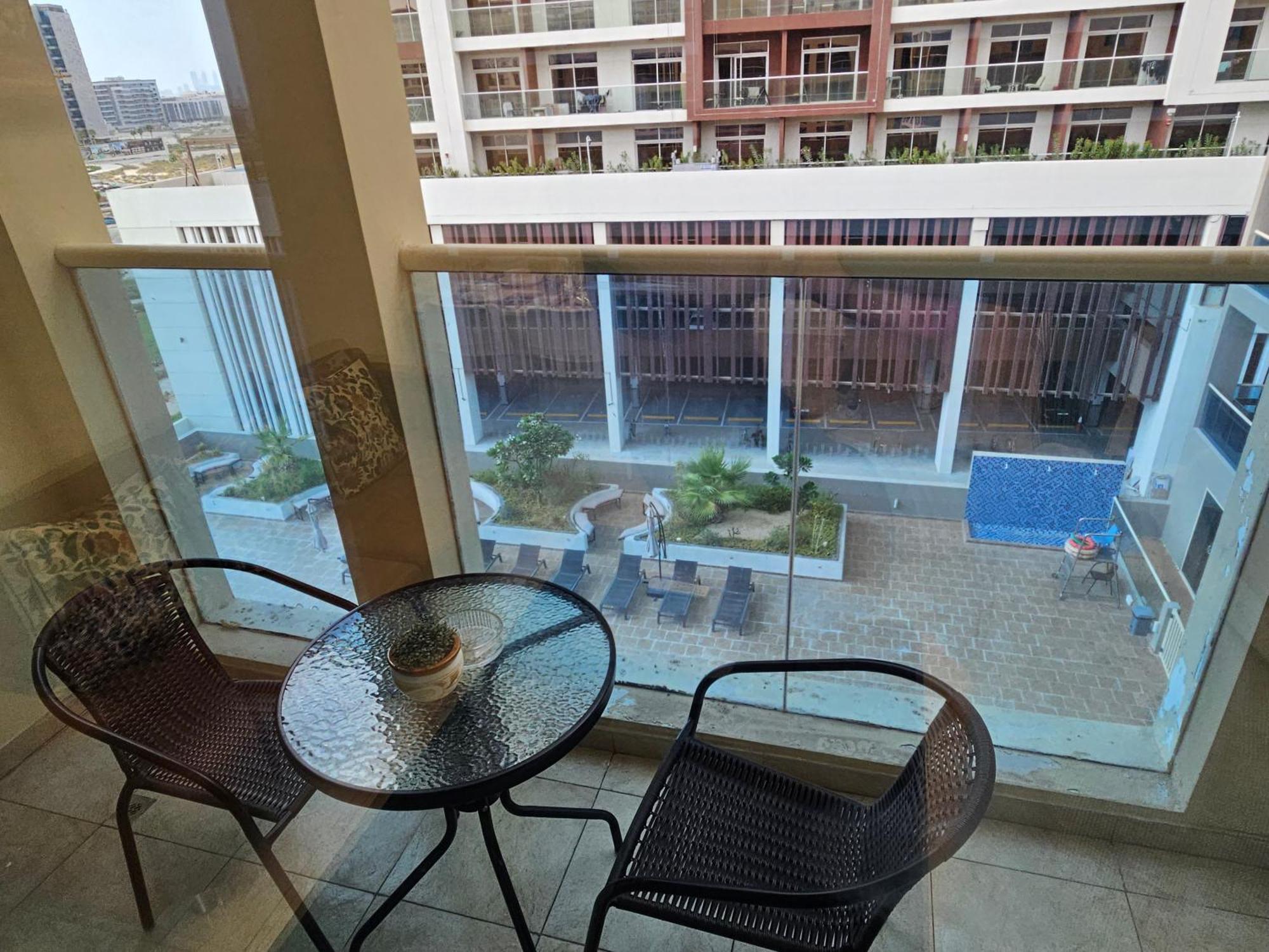 Vacay Lettings Near Miracle Garden With Balcony & Pool View Apartment Dubai Exterior photo