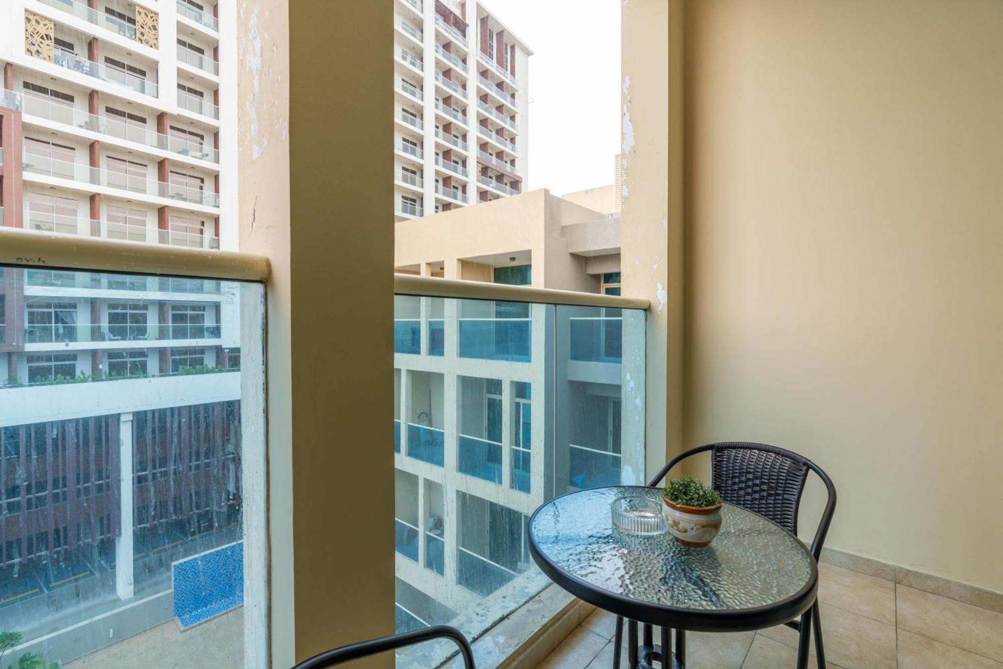 Vacay Lettings Near Miracle Garden With Balcony & Pool View Apartment Dubai Exterior photo