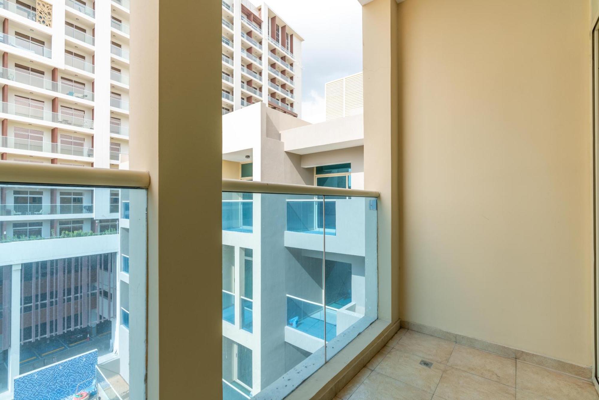 Vacay Lettings Near Miracle Garden With Balcony & Pool View Apartment Dubai Exterior photo